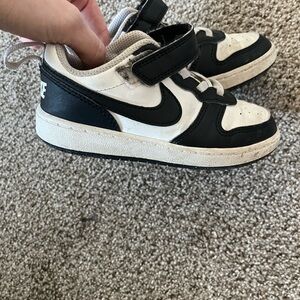 Nike Kids Black and White Velcro Sneakers